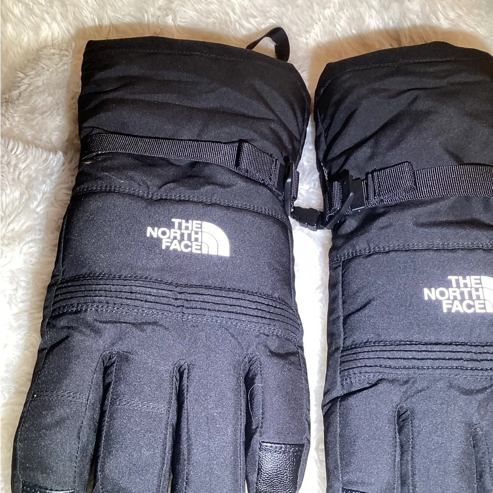The north face black dryvent gloves size medium